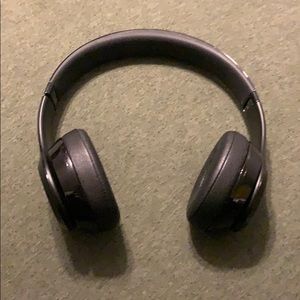 Beast solo wireless Bluetooth headphones